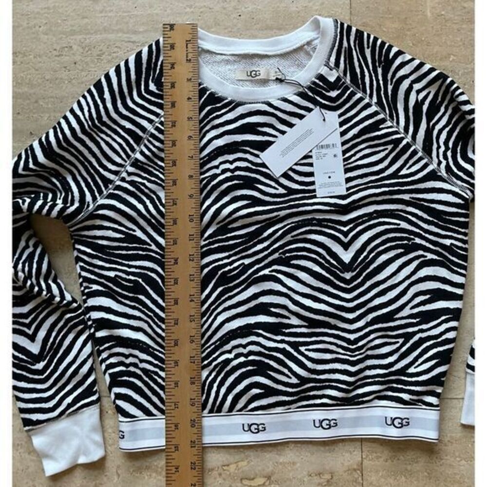 NEW UGG Zebra Print Crewneck Sweatshirt Long Sleeve‎ Pullover XS - Picture 5 of 7